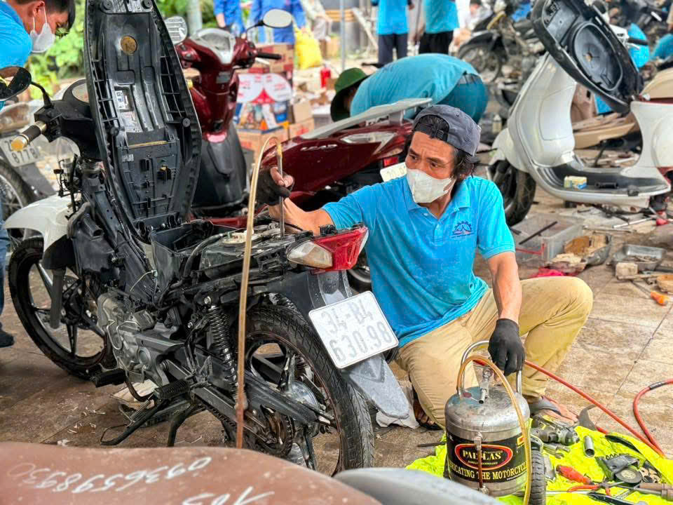 z7223018027675f33c2b9e904add711606e675ed3f0f69